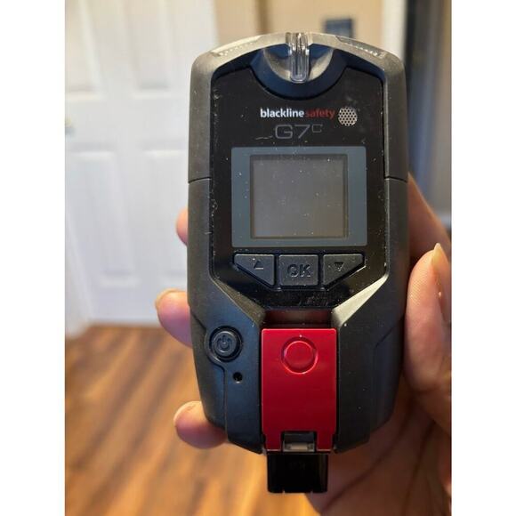 NEW Blackline Safety G7c Gas Detector – Complete w/ Manual, USB Cable, Box - Picture 2 of 3